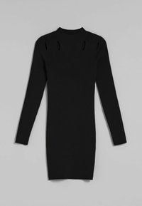 Svart ribbad klänning med hög krage och långa ärmar, med utskärningar på axlarna. Slät textur.