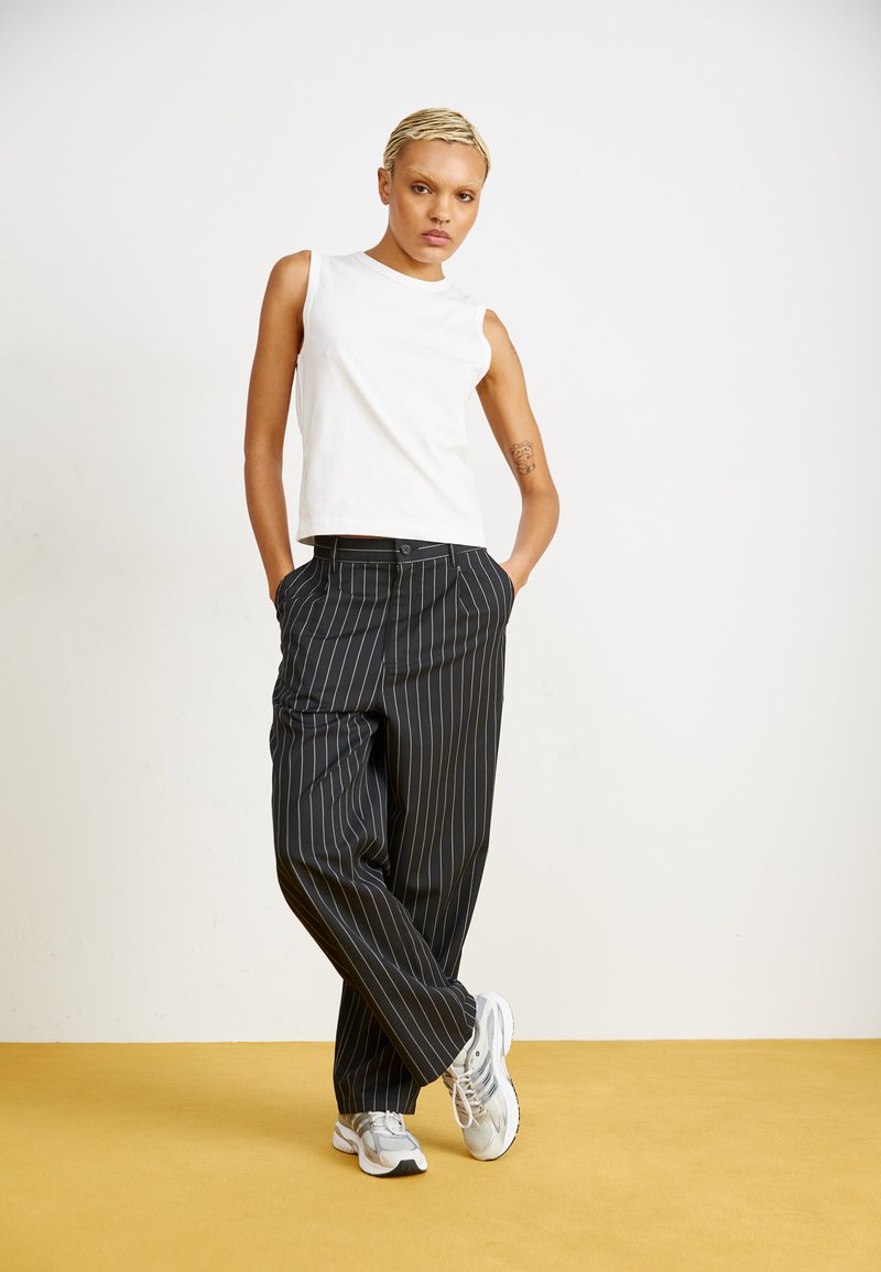 Carhartt WIP SEATON PANT - Trousers - black - Zalando.co.uk