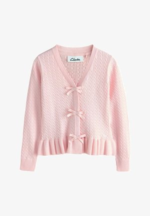 Svetloružový pletený kardigán s vrkočovým vzorom, tromi prednými mašľami, rebrovanými manžetami a peplum lemom. Značková etiketa „Clarks“ vo vnútri goliera.