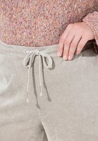 Ulla Popken ELASTIC WAIST - Kalhoty - pebble gray