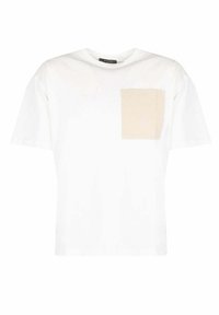Hvid bomulds t-shirt med korte ærmer og en rektangulær beige lomme på venstre side. Rund halsudskæring, klassisk pasform.