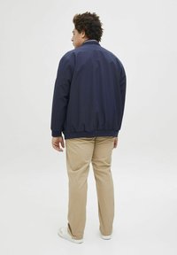 Thumbnail Image 3
