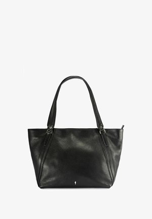 Czarna skórzana torba typu tote z teksturowaną powierzchnią, dwoma solidnymi uchwytami i srebrnym logo na spodzie. Posiada przestronną komorę.