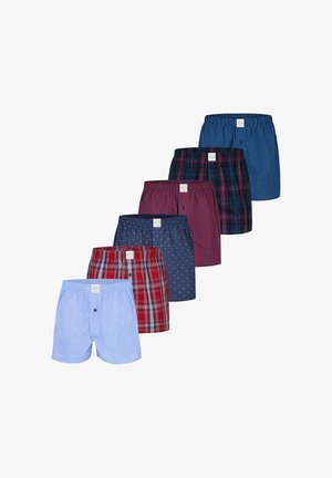 Boxershorts in verschillende kleuren en patronen: lichtblauw, donkerblauw, rood geruit en met stippen. Materiaal is katoen; voorzien van elastische tailles.