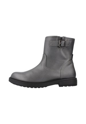 Stivaletto alla caviglia in pelle grigia con suola in gomma nera e cinturino regolabile con fibbia vicino alla parte superiore, mostrato dal lato interno.