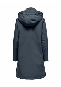 Tumši zils ūdensnecaurlaidīgs mētelis ar kapuci, taisna griezuma, ar sānu šķēlumiem un gludu tekstūru. Vienkāršs dizains bez redzamiem metāla elementiem.