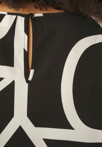 ONLY Carmakoma Blusa - black