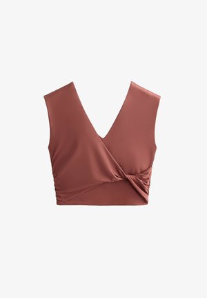 Kort mouw, cropped top met V-hals in roestrood, voorzien van een gedraaide voorkant en een gladde, rekbare stof met een aansluitende pasvorm.