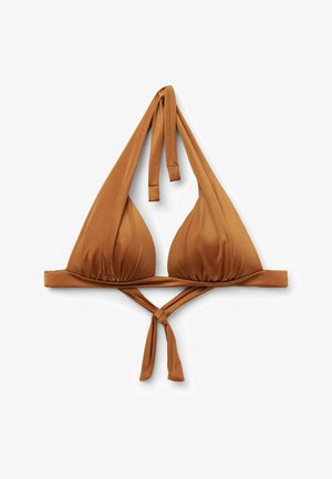 Top de bikini marrón en forma de triángulo con cuello halter y cierre de lazo en la parte trasera, hecho de tela suave, mostrado sobre fondo blanco.