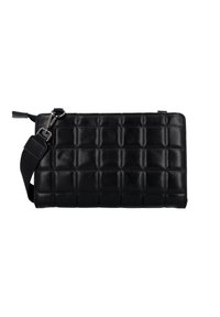 A clutch nera in pelle trapuntata con motivo rettangolare, cinturino staccabile in tessuto nero e chiusura in metallo argentato.