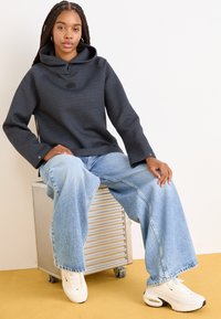 The North Face RELAXED HOODIE - Ikdienas džemperis - black heather