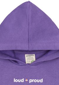 Felpa con cappuccio viola realizzata in cotone biologico. Presenta una tasca anteriore e un logo in testo bianco "loud + proud" sul petto.