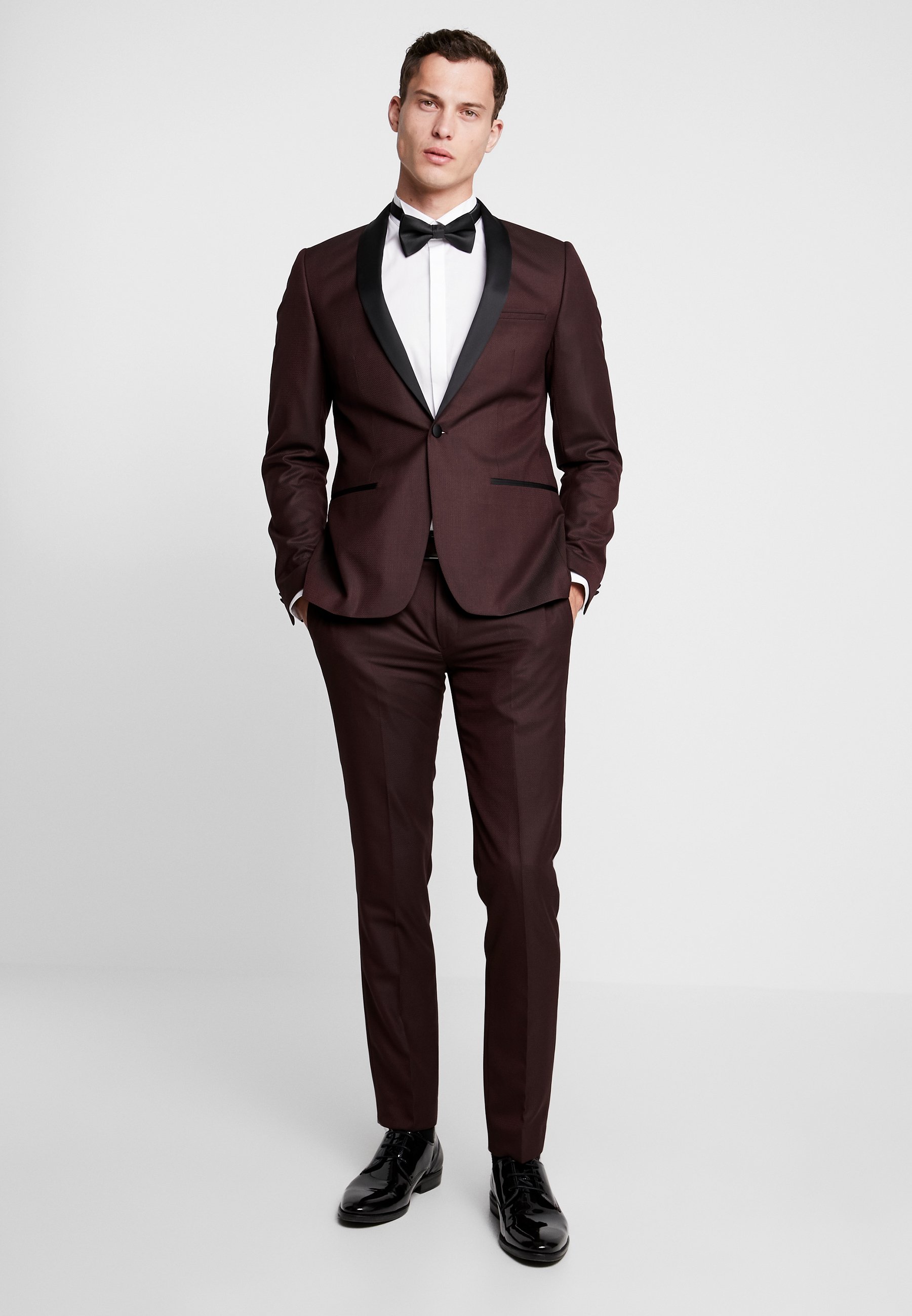 costume bordeaux