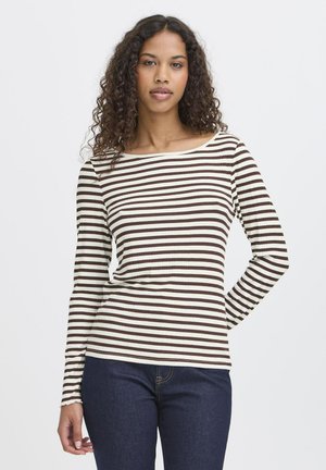 Langærmet top med bred halsudskæring, der har horisontale striber i brun og creme. Stoffet har en ribbet tekstur. Sæt den sammen med mørkeblå jeans.