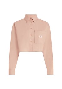 Camicia a maniche lunghe tagliata, di colore rosa chiaro. Presenta un colletto, chiusura frontale con bottoni e una singola tasca sul petto con un piccolo logo. Tessuto morbido al tatto.
