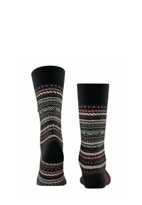 Calcetines de punto con una base negra y bandas de múltiples patrones en gris, rojo y blanco, que muestran diseños geométricos y texturas contrastantes.