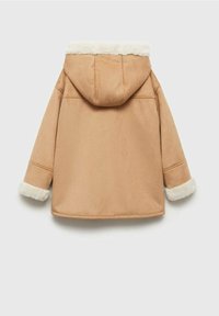 Giacca cappuccio beige con bordi in pelliccia sintetica bianca su cappuccio e polsini, mostrata da dietro su uno sfondo chiaro e semplice.