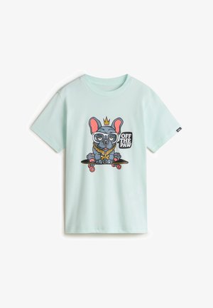 Miętowozielony bawełniany t-shirt z kolorową grafiką psa w okularach i koronie, z napisem "OFF THE PAW" i wzorem deskorolki.