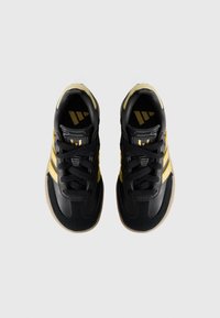 adidas Originals SAMBA MESSI UNISEX - Indoor football boots - core black/gold-coloured/gum