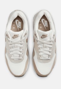 Nike Sportswear AIR MAX 1 UNISEX - Sportcipő - phantom/khaki/light orewood burn/black