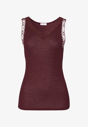 Burgundowa, prążkowana bluzka na ramiączkach z dekoltem w kształcie litery V i koronkowymi akcentami na ramionach. Posiada dopasowany krój i miękką teksturę.