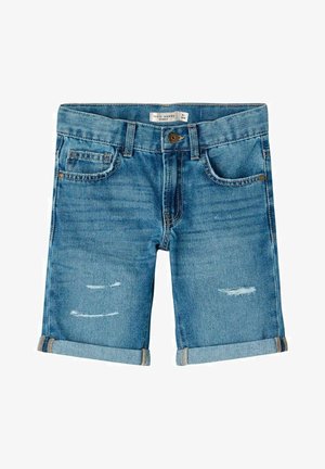 Blå denimshorts med optrukne manchetter, knap og lynlås foran, to forlommer og let slidte detaljer på forbenene.