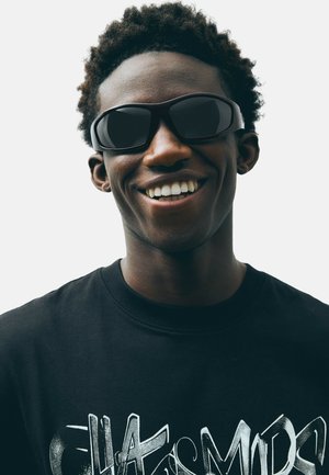 Bershka, SPORTY - SUNGLASSES. - Occhiali da sole - black