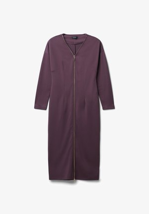 Abito lungo con zip frontale in tessuto di un profondo viola. Caratterizzato da maniche lunghe, due tasche frontali e una texture liscia con un taglio elegante e moderno.