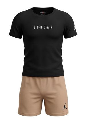 T-shirt Jordan nera a maniche corte con scritta logo bianca sfalsata, abbinata a pantaloncini beige con logo Jumpman nero sulla gamba sinistra.