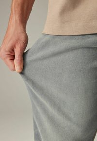 Next MOTION FLEX STRETCH - Straight leg -farkut - light grey