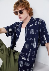 Only & Sons ONSALVIN OBJECT RESORT LINEN MIX - Camicia - navy blazer