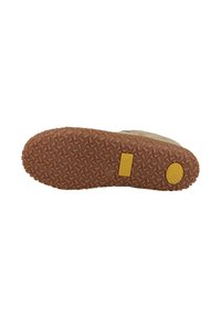 Schuhsohle mit einer strukturierten braunen Gummisohle, die ein dreieckiges Muster aufweist, gelbes Logo-Highlight und einen strapazierfähigen beigen oberen Rand.