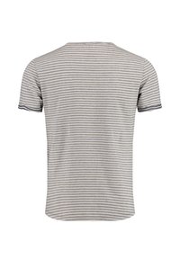 T-shirt à manches courtes avec un motif rayé en gris et bleu marine. Il présente un col rond et une bordure contrastante le long des manches et de l'ourlet.