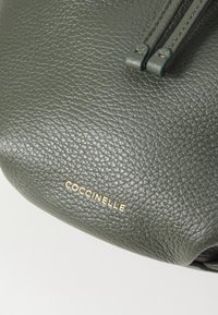 Coccinelle MALORY - Borsa a tracolla - alga