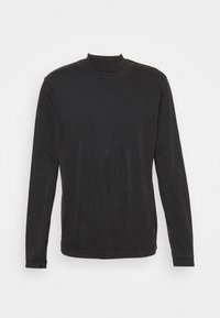 Schwarz langärmliges Shirt mit einem Mockneck, aus weichem Baumwollstoff gefertigt. Es hat eine körpernahe Passform mit gerippten Bündchen und Saum. Keine sichtbaren Muster.