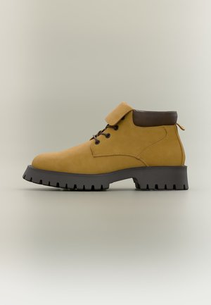 Pier One by Zalando, - Botki sznurowane
