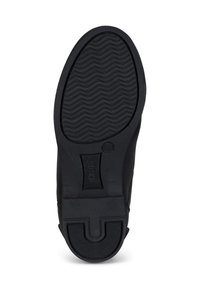 Suela de zapato de goma negra con un patrón texturizado y ondulado. Presenta un logotipo elevado y una hendidura para un agarre seguro. Diseño plano para estabilidad.