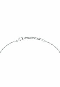 Silberarmband mit einem flachen, verlängerten Glieddesign und einem kleinen Verschluss. Die Kette hat eine feine Textur und zeigt ein poliertes Finish.