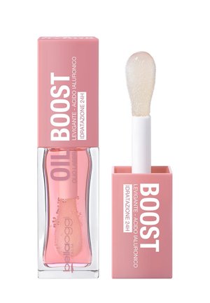 Tubetto di olio per labbra rosa etichettato "BOOST" con acido ialuronico e idratazione, che mostra un liquido chiaro all'interno e un applicatore bianco.