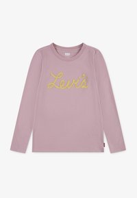 Maglietta a maniche lunghe rosa chiaro con il logo "Levi's" ricamato in giallo sulla parte anteriore. Design semplice e moderno.