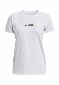 Vit bomull t-shirt med korta ärmar, med en flerfärgad logotypdesign på bröstet som inkluderar texten "UNDER ARMOUR."