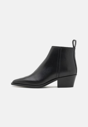 Ankle boots - triple black