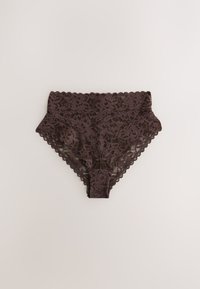 Sous-vêtements en dentelle marron foncé taille haute avec motif floral et bords festonnés, étalés à plat sur un fond clair.