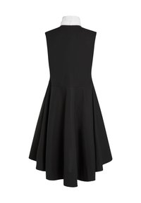 Μαύρο αμάνικο, φουσκωτό φόρεμα με λευκό γιακά, απεικονιζόμενο από πίσω σε λευκό φόντο.