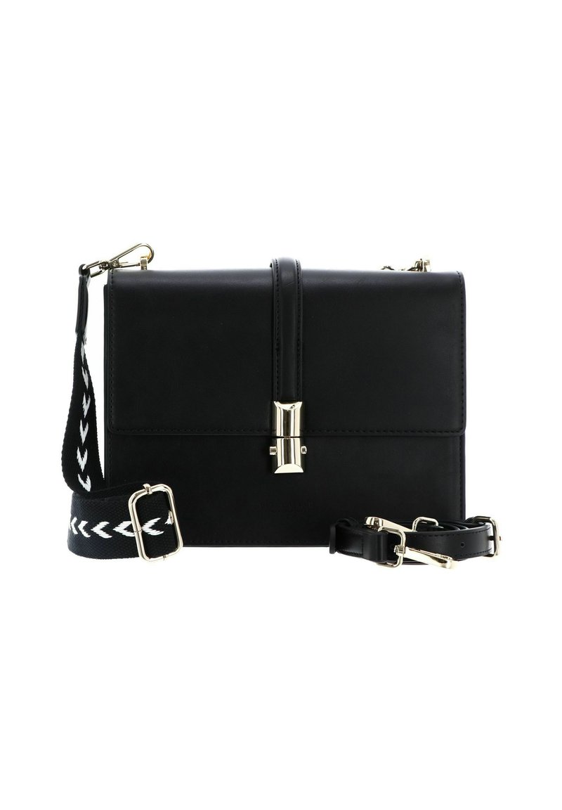 Borsa a mano in pelle nera di forma rettangolare, con ferrature dorate e tracolla staccabile caratterizzata da un motivo intrecciato nero e bianco.