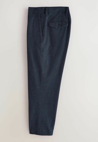 Dunkelblaue Hosen, präsentiert vor einem hellen Hintergrund, mit einer einzelnen Gesäßtasche und klassischem Schnitt.