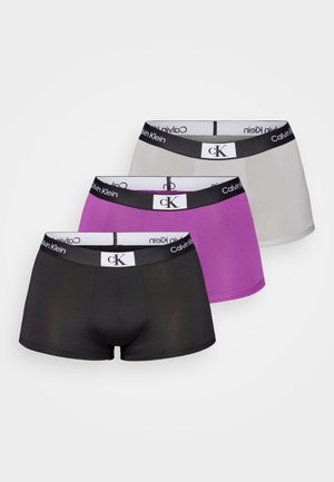 - Panty