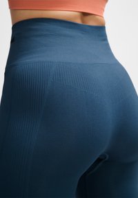 Hummel TIF niebieski