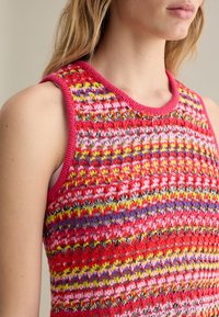 PIOMBO TANK - Strickpullover - red pink