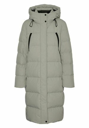 Lange, lichtgrijze puffercoat met een capuchon, voorzien van een rits aan de voorkant, zwarte zijaccenten en grote, horizontaal gestikte delen.